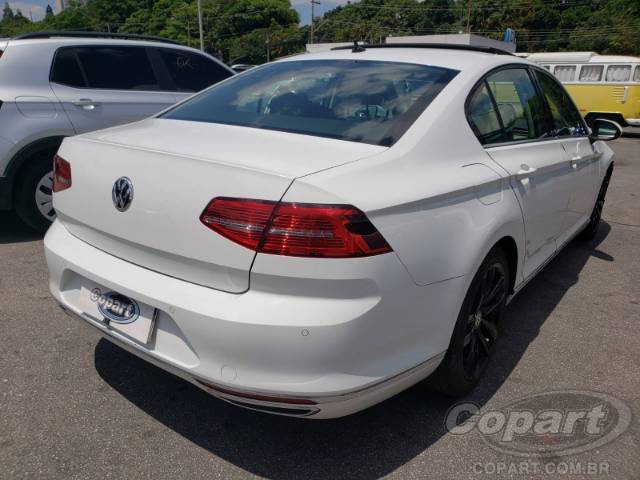 2018 VOLKSWAGEN PASSAT 