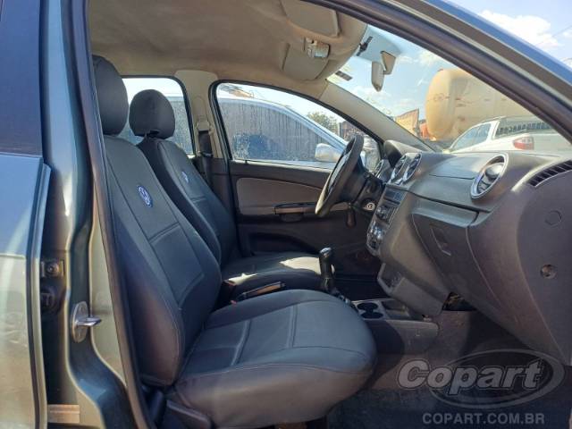 2010 VOLKSWAGEN VOYAGE 