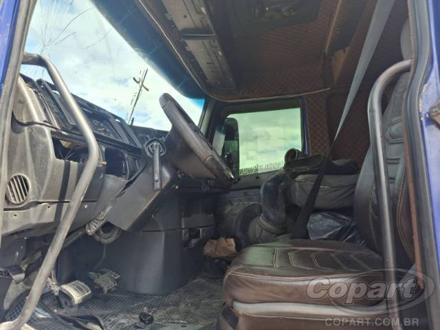2000 VOLVO NH12 