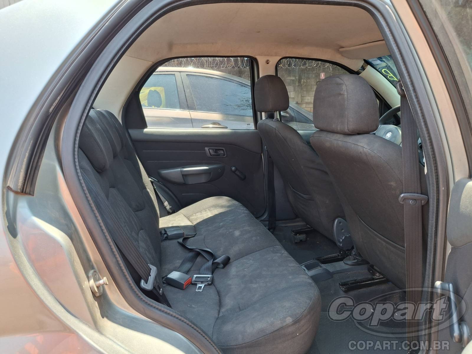 Foto 6 de 10: 2012 FIAT SIENA