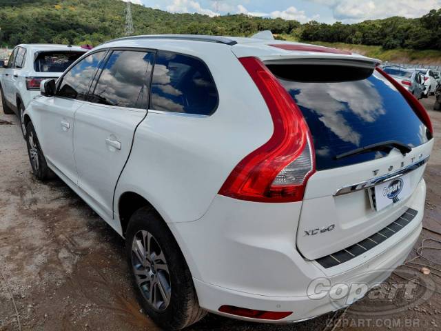 2015 VOLVO XC60 