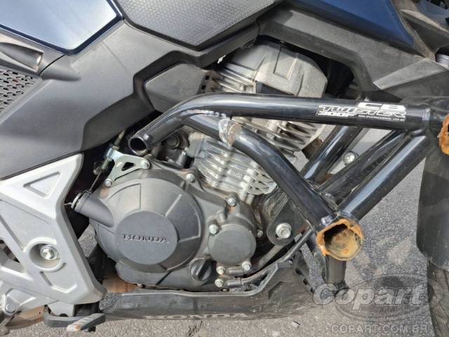 2025 HONDA CB 300F 