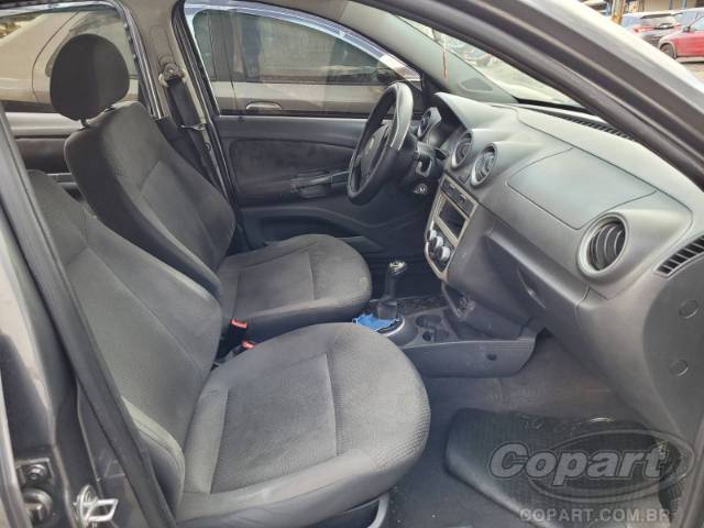 2011 VOLKSWAGEN VOYAGE 