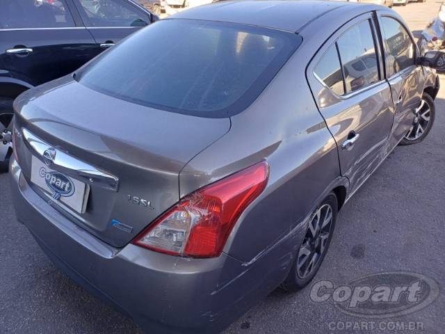 2017 NISSAN VERSA 