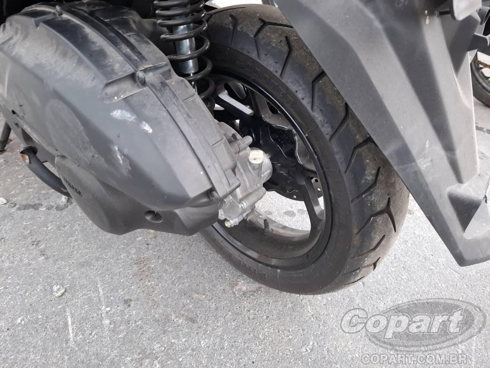 2024 YAMAHA NMAX — foto 7 de 10