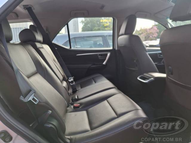 2017 TOYOTA HILUX SW4 