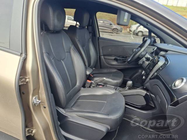 2022 RENAULT CAPTUR 