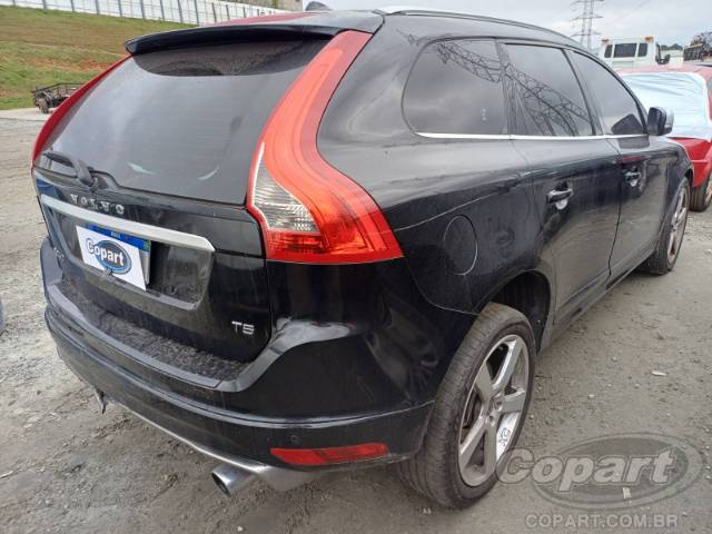 2015 VOLVO XC60 