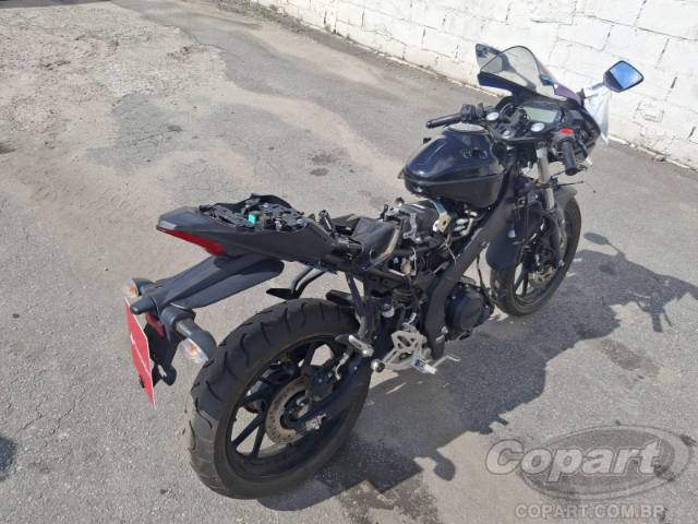 2025 YAMAHA YZF R15 