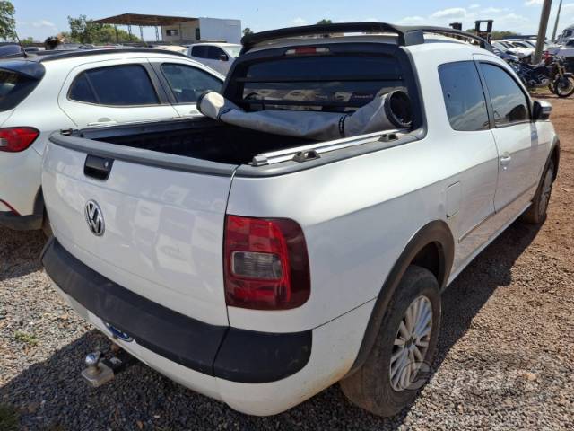 2016 VOLKSWAGEN SAVEIRO CD 