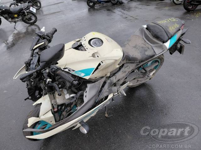 2025 YAMAHA YZF R3 