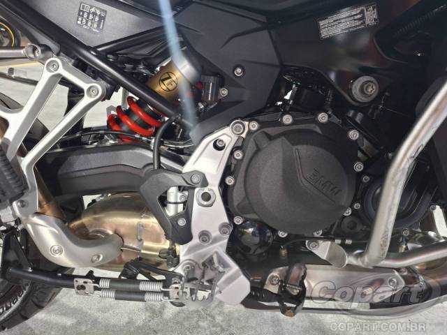 2025 BMW F 900 