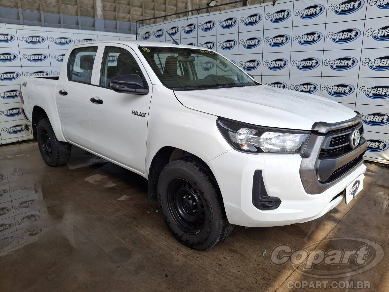 Toyota Hilux CD 2024 em leilão