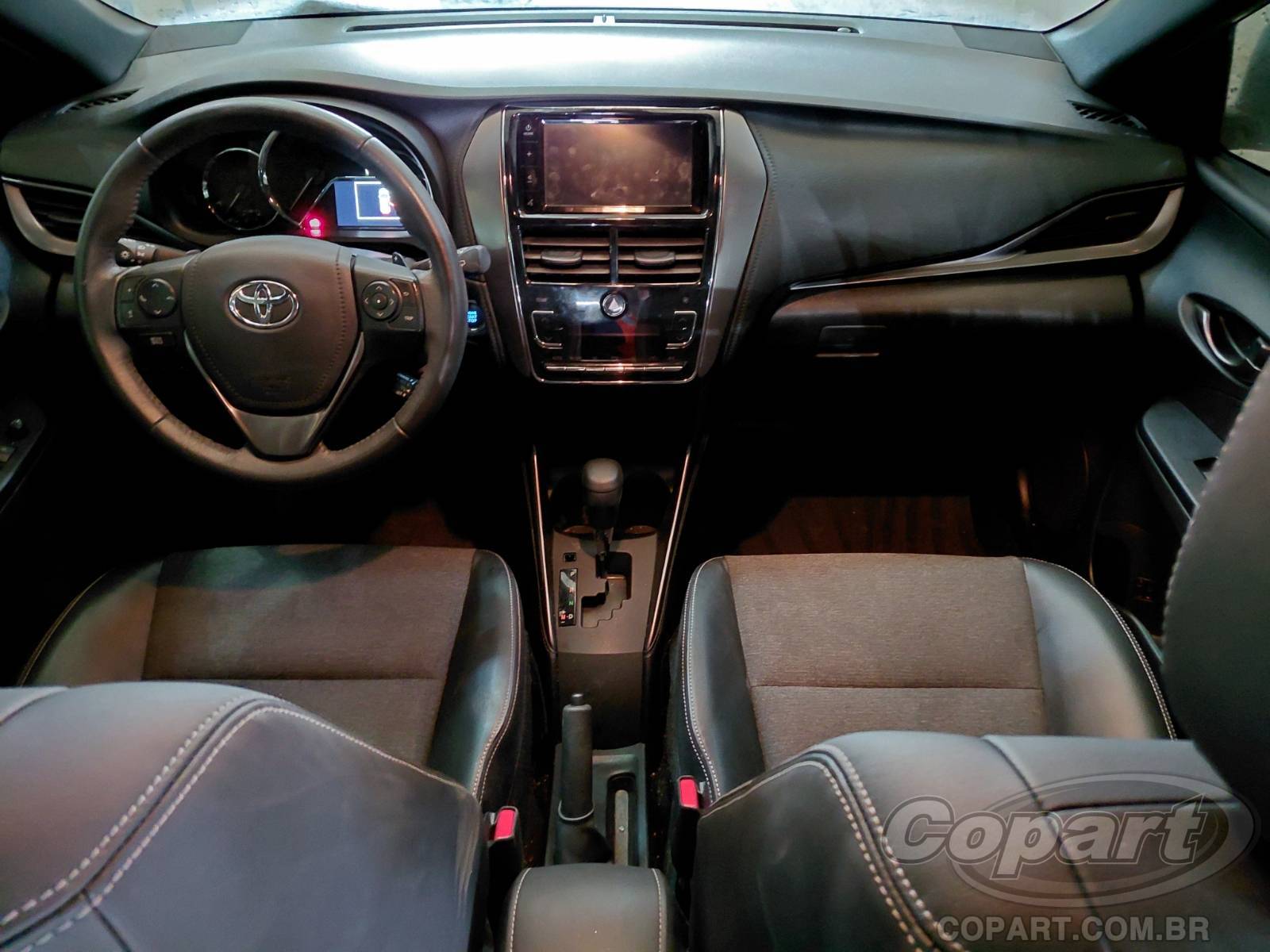 Foto 9 de 10: 2023 TOYOTA YARIS