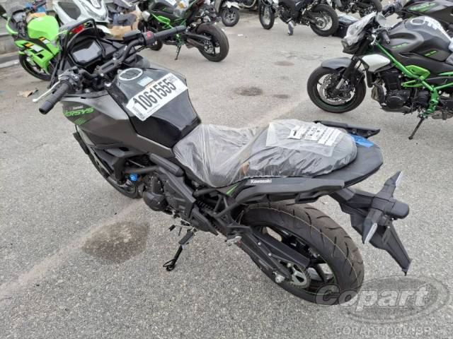 2025 KAWASAKI VERSYS 