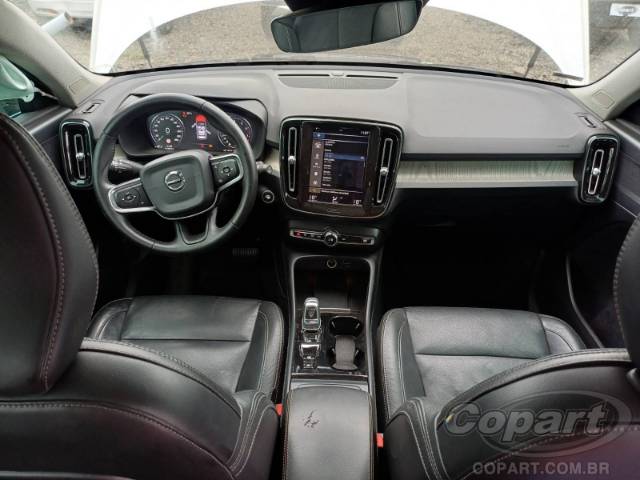 2020 VOLVO XC40 