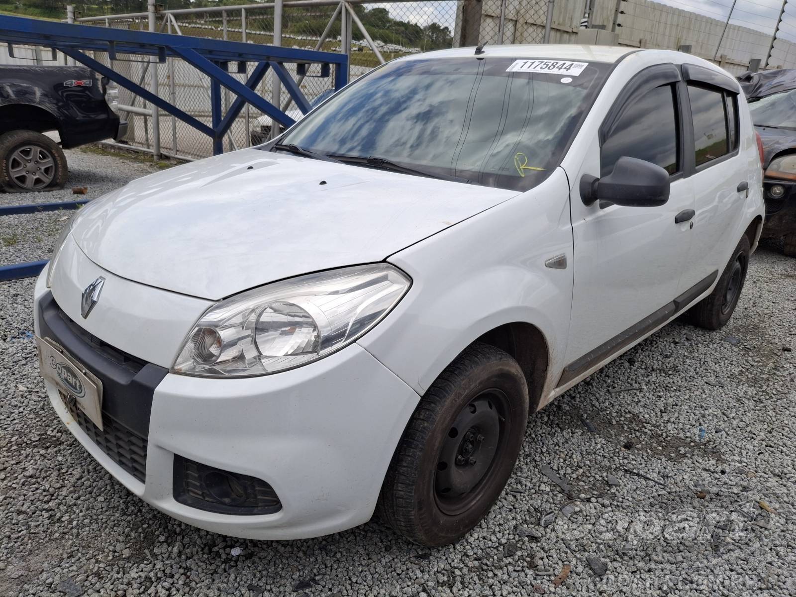 Foto 2: 2013 RENAULT SANDERO