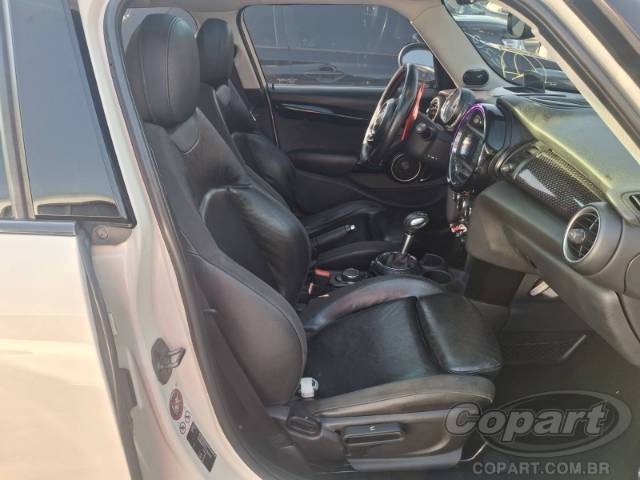 2015 MINI COOPER 