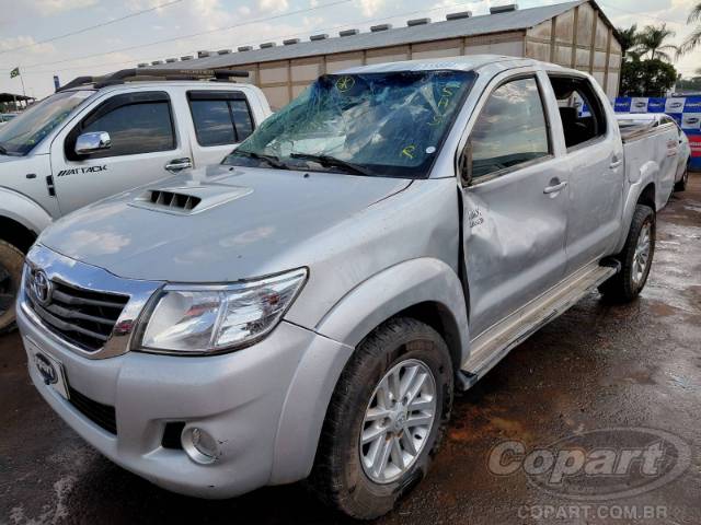 2013 TOYOTA HILUX CD 