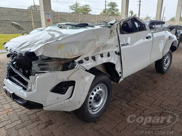 2025 TOYOTA HILUX CS 