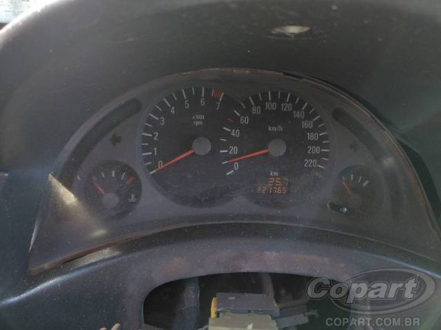 2004 CHEVROLET CORSA SEDAN 
