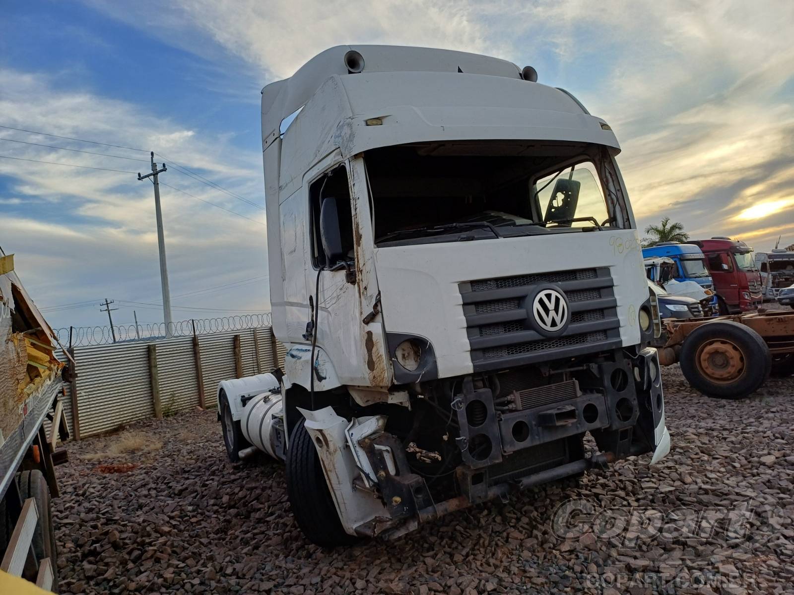 Veículo VOLKSWAGEN Constellation Volkswagen Constellation 19.370 Tractor 2009 Médio Dano 2009 em leilão