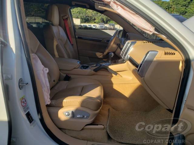 2011 PORSCHE CAYENNE 