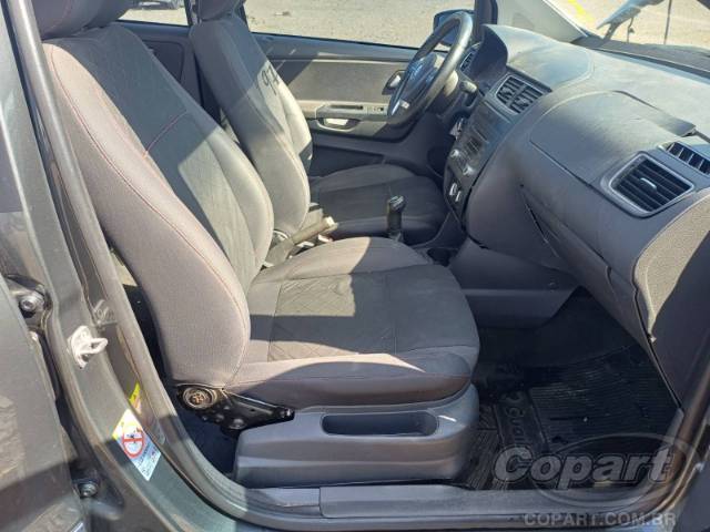 2013 VOLKSWAGEN FOX 