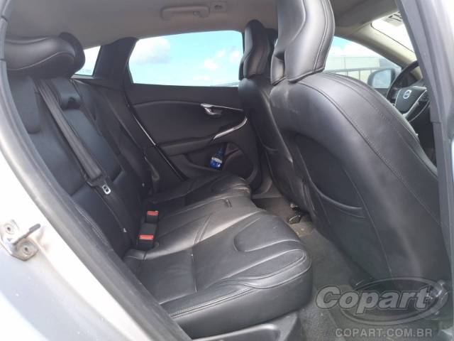 2015 VOLVO V40 