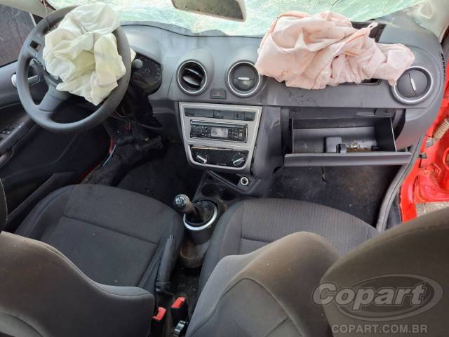 2014 VOLKSWAGEN VOYAGE 