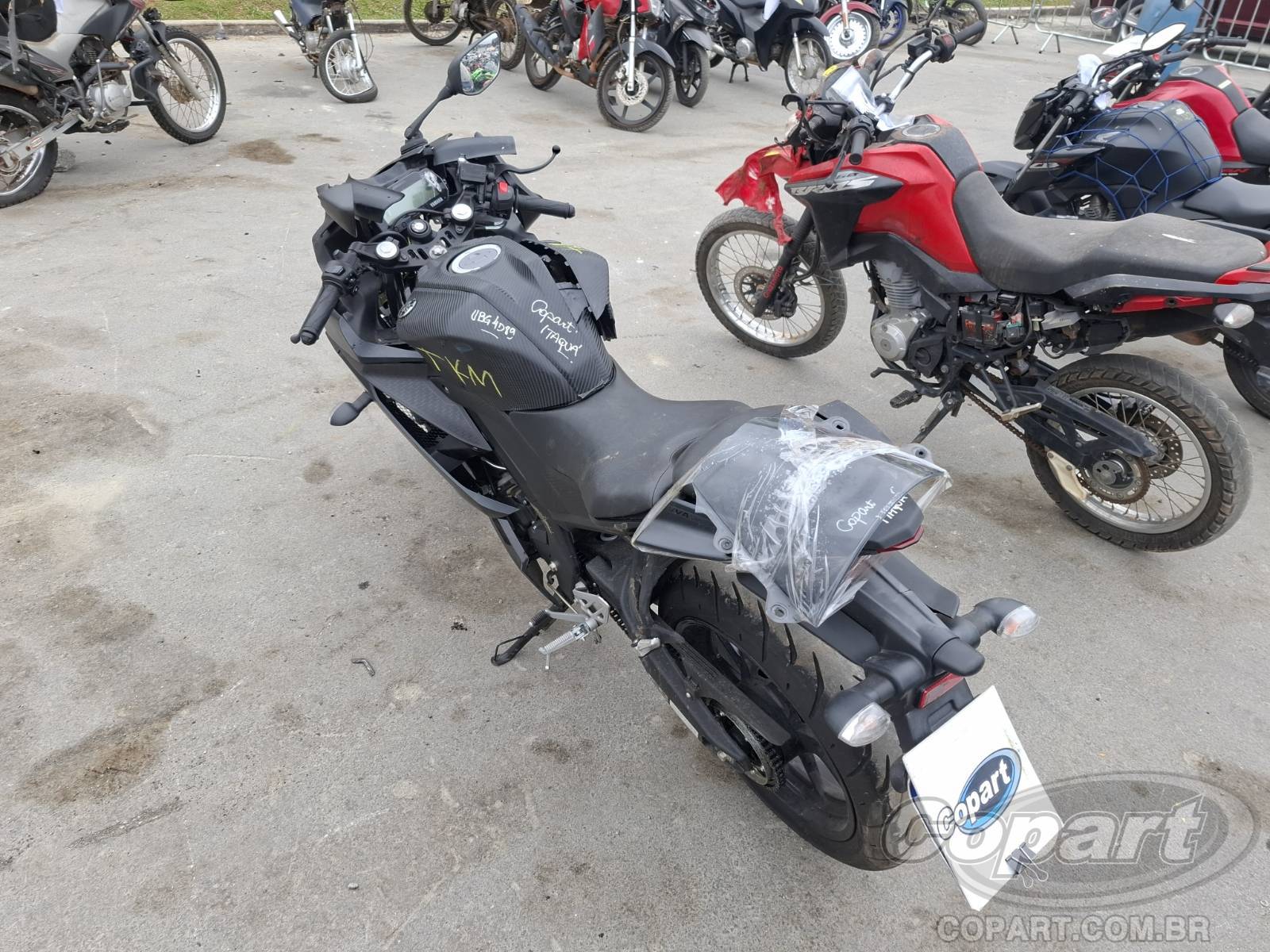 Foto 3: 2026 YAMAHA YZF R15