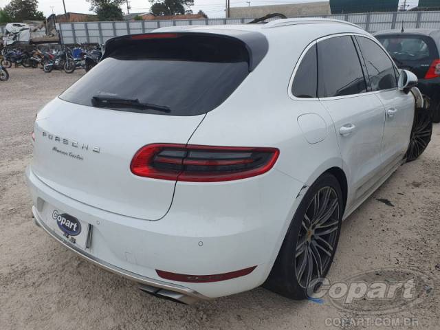 2015 PORSCHE MACAN 