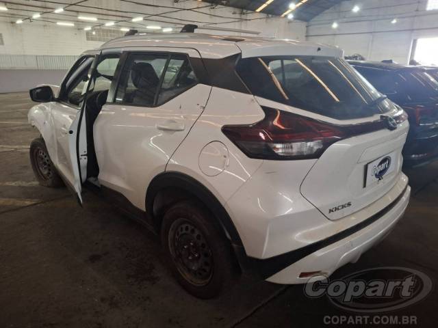 2024 NISSAN KICKS 