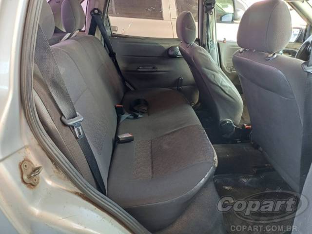 2005 CHEVROLET CLASSIC 