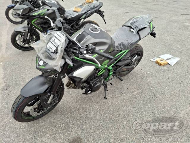 2026 KAWASAKI Z900 
