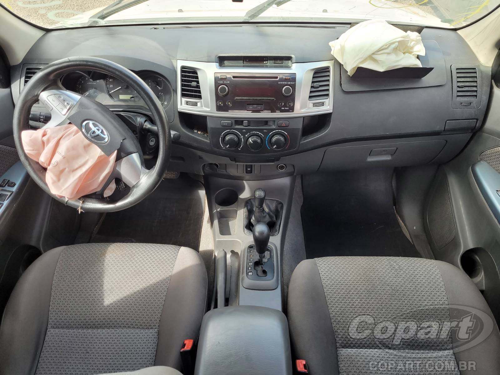 Foto 9 de 10: 2015 TOYOTA HILUX CD