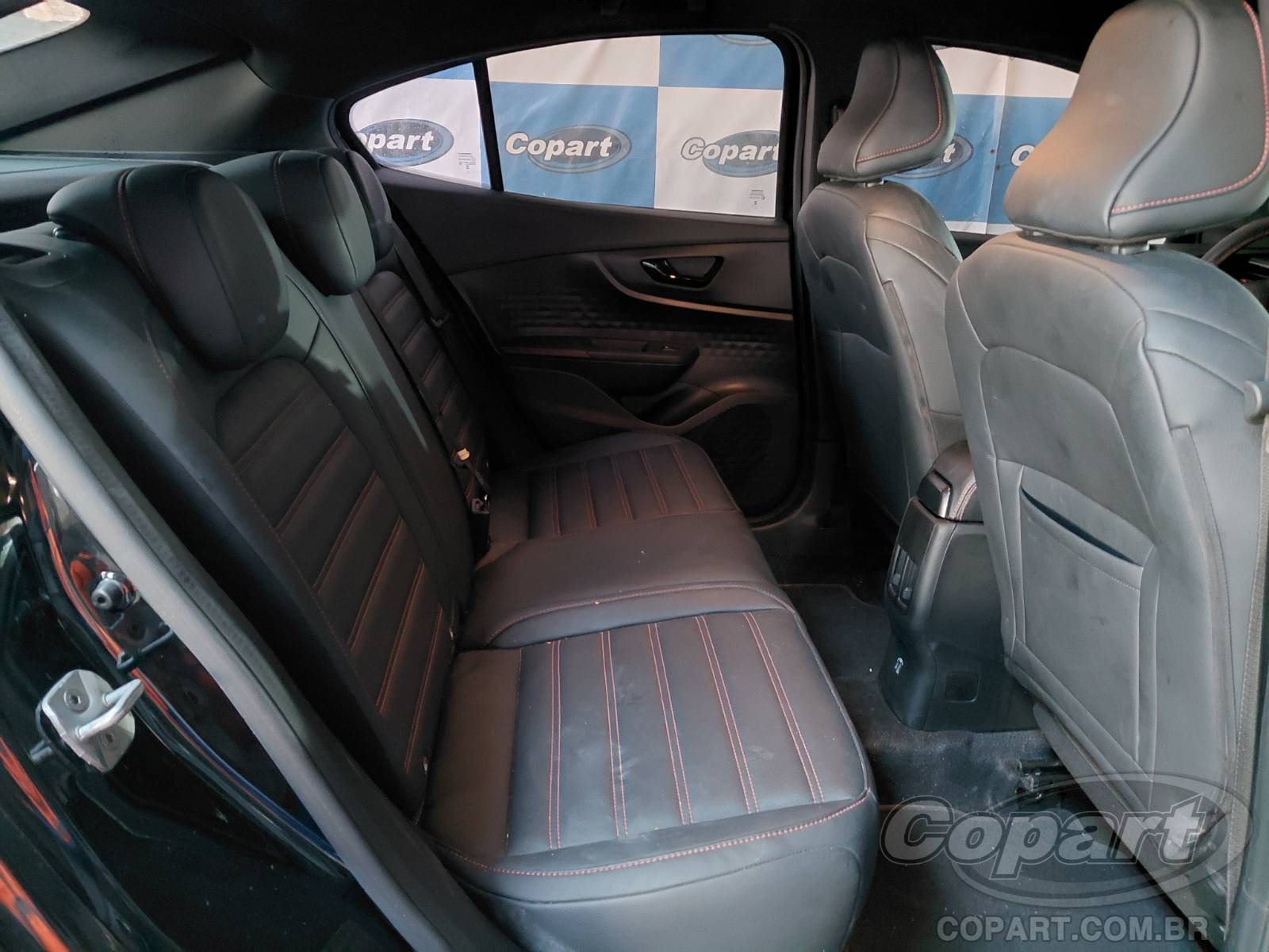 Foto 6 de 10: 2025 FIAT FASTBACK
