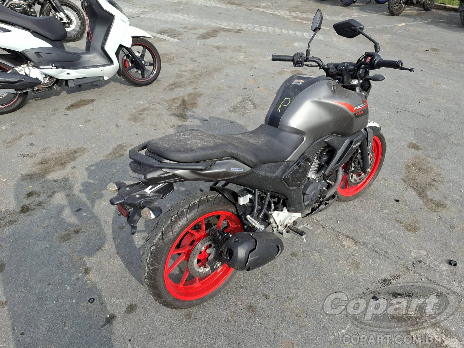 2025 YAMAHA FZ15 — foto 4 de 10