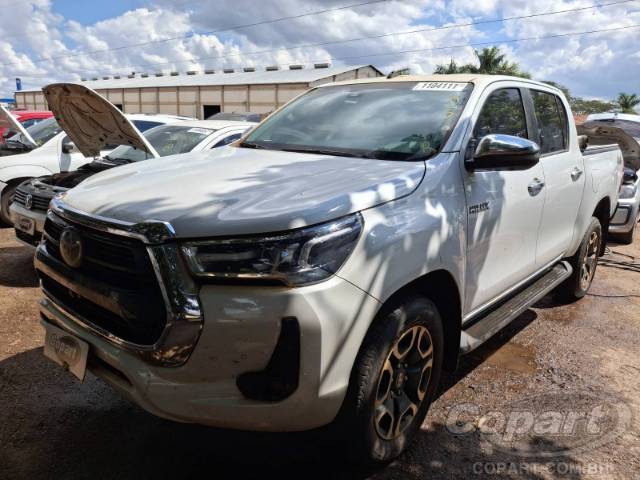 2025 TOYOTA HILUX CD 