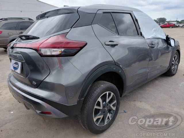 2024 NISSAN KICKS 
