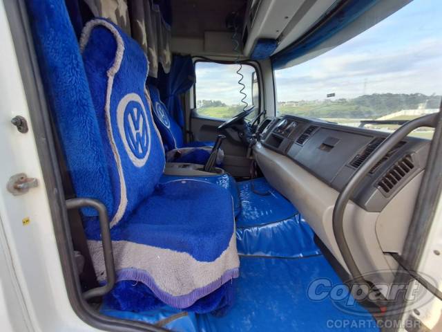 2010 VOLKSWAGEN CONSTELLATION 