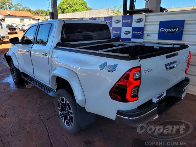 2024 TOYOTA HILUX CD 