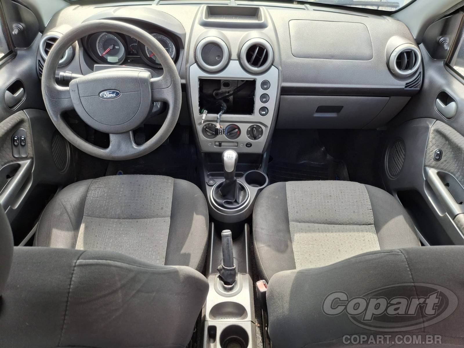 Foto 9 de 15: 2011 FORD FIESTA SEDAN