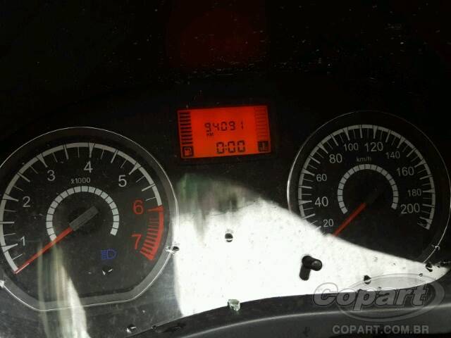 Foto 8 de 10: 2011 RENAULT LOGAN