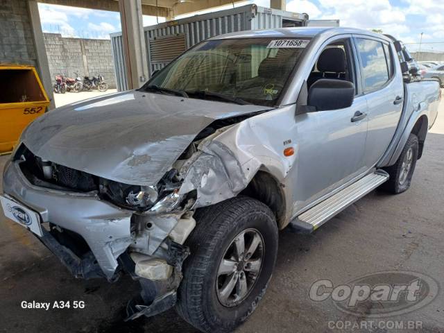 2015 MITSUBISHI L200 TRITON 