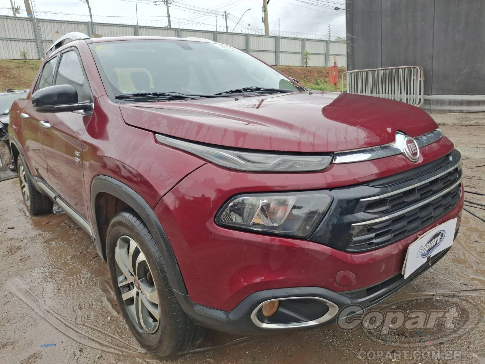 Veículo FIAT Toro FIAT TORO Volcano AT9 2.0 MultiJet Turbo Diesel 2017 2017 em leilão