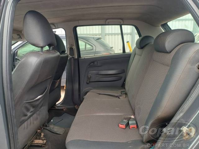 2004 VOLKSWAGEN FOX 