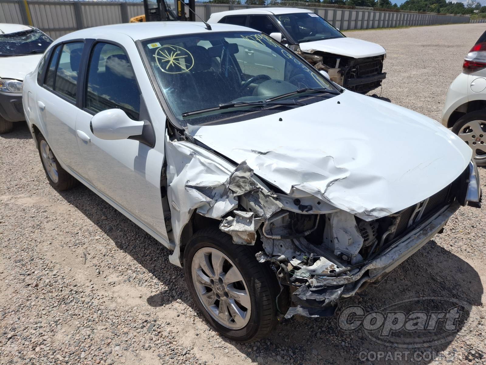 Veículo Renault Symbol Renault Symbol 2013 2013 em leilão