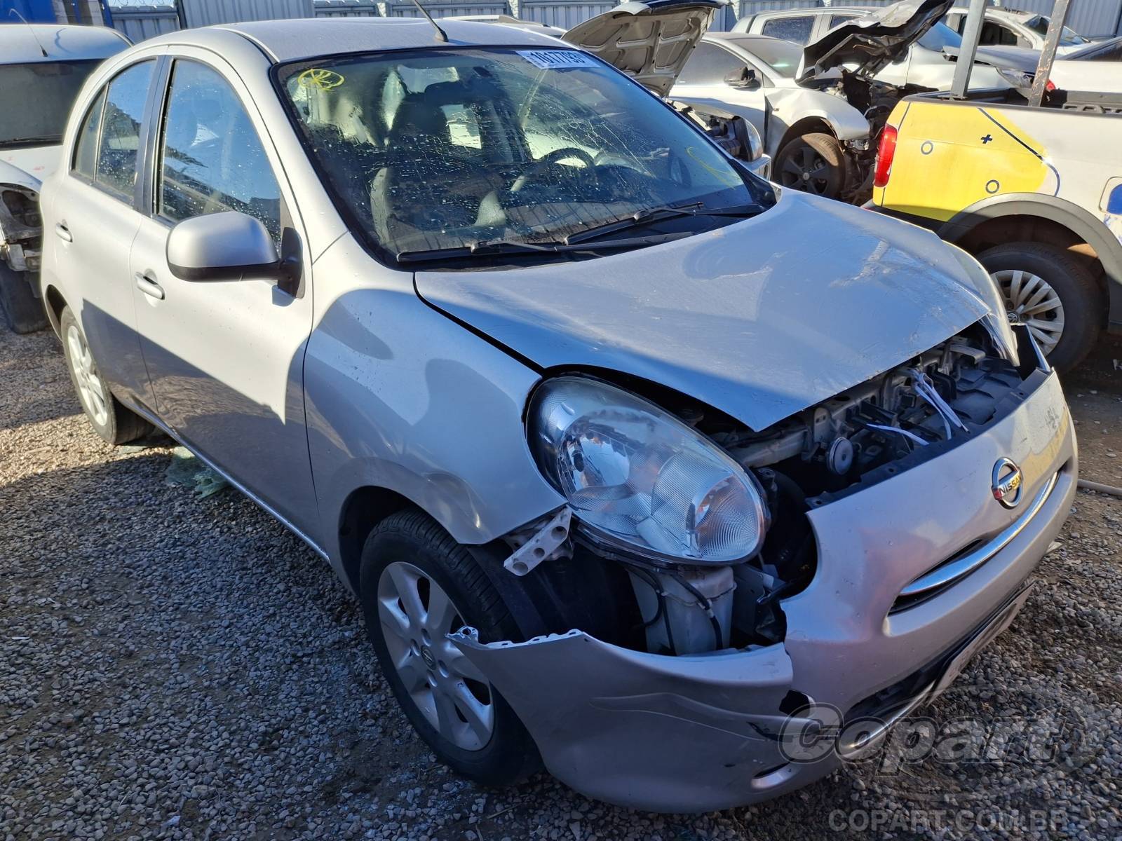 Veículo Nissan March NISSAN MARCH SV 1.6 16V 2013 2014 em leilão
