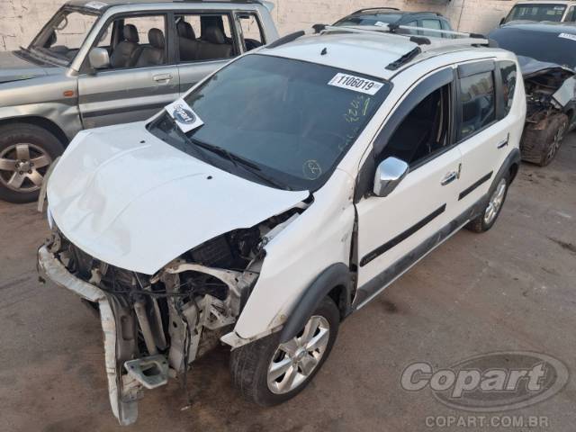 2014 NISSAN LIVINA 